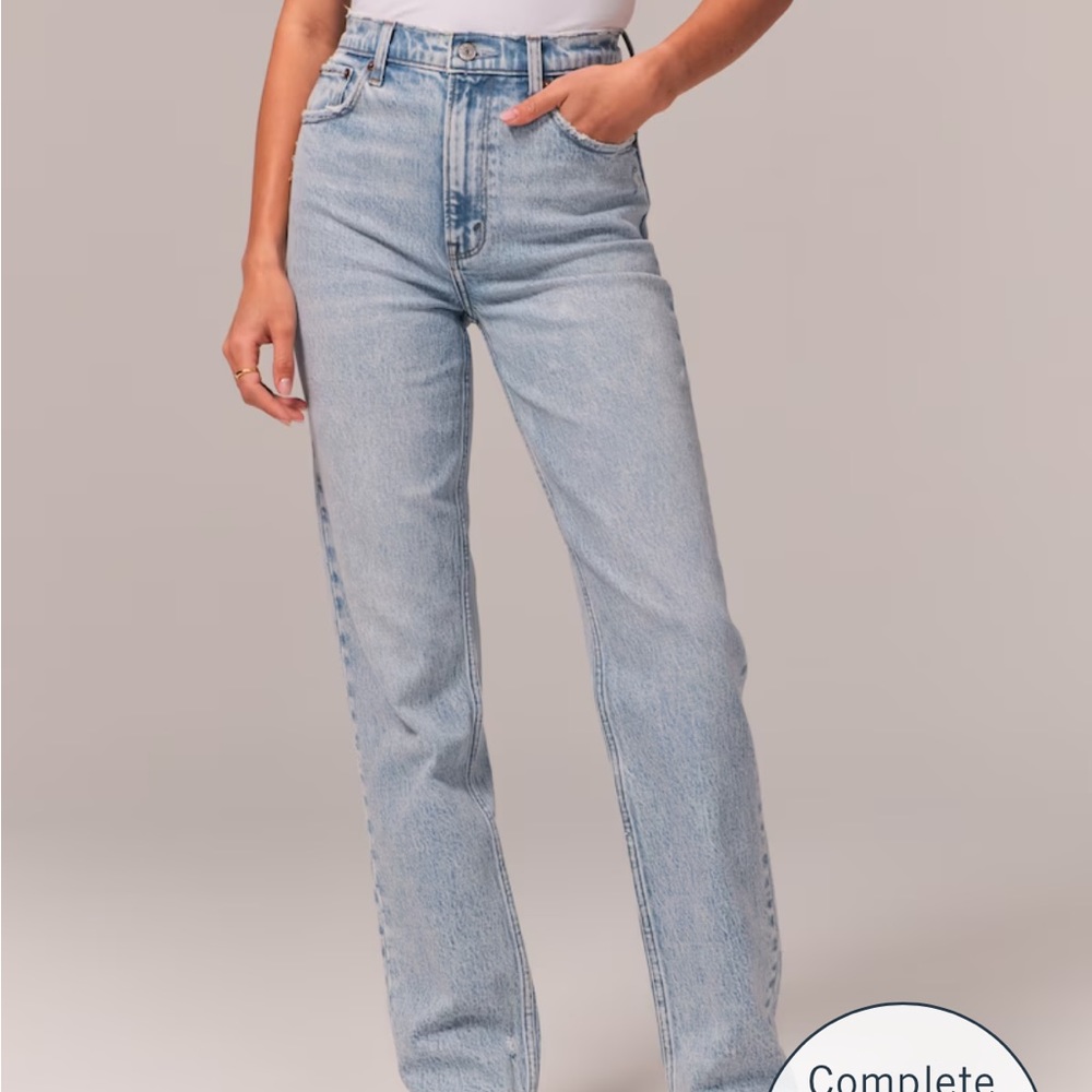 A&F Curve Love Ultra High Rise 90s Straight Jean 27/4L